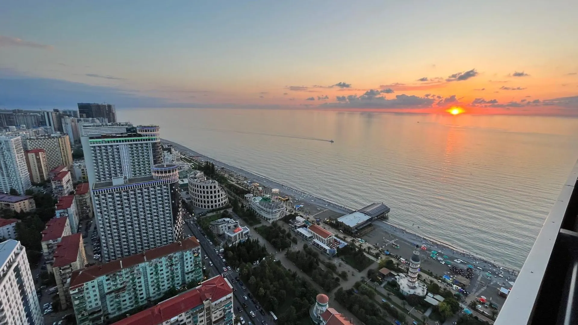 Aparthotel Orbi City Sun Tower 43 Floor Batumi Georgien